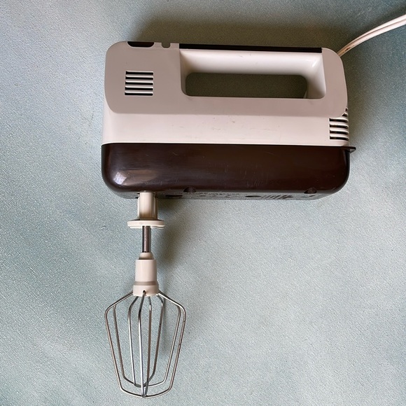 Vintage 70s Moulinex Handheld Mixer - Picture 3 of 14